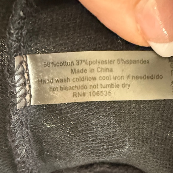 🍁 Sundays:  Charcoal Gray Long Sleeve V-Neck Top - Picture 4 of 5